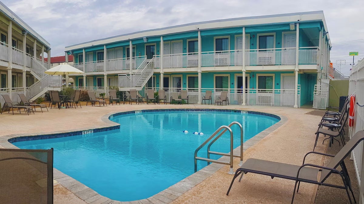 Outdoor swimming pool